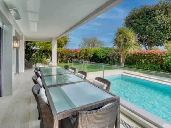 6 Bedroom Apartment in Cannes 8