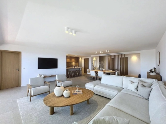 3 Bedroom Apartment in Cannes 10