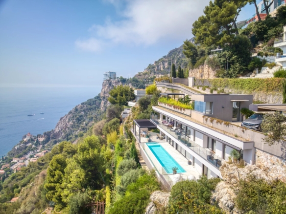 7 Bedroom Villa/House in Roquebrune Cap Martin 14