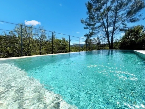 5 Bedroom Villa/House in Cabasse 6