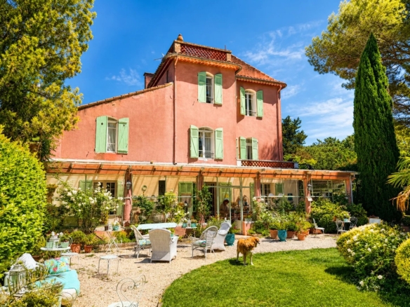 10 Bedroom Villa/House in Plan D Orgon 30