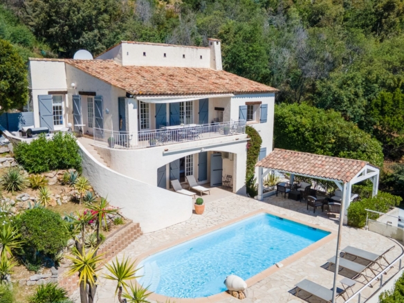 4 Bedroom Villa/House in Mandelieu La Napoule 18