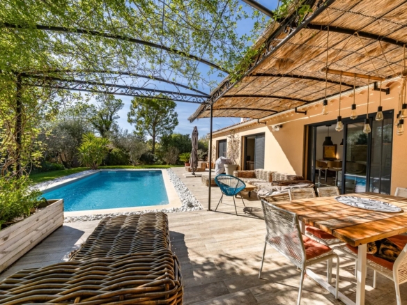 3 Bedroom Villa/House in Paradou 34
