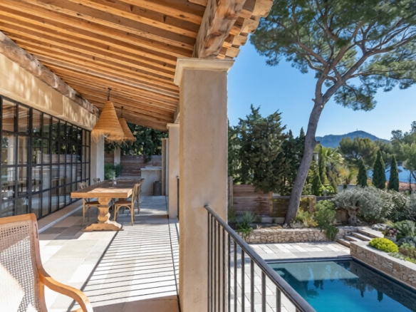 4 Bedroom Villa/House in Cassis 6