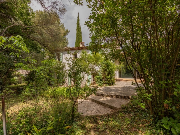 5 Bedroom Villa/House in Antibes 4