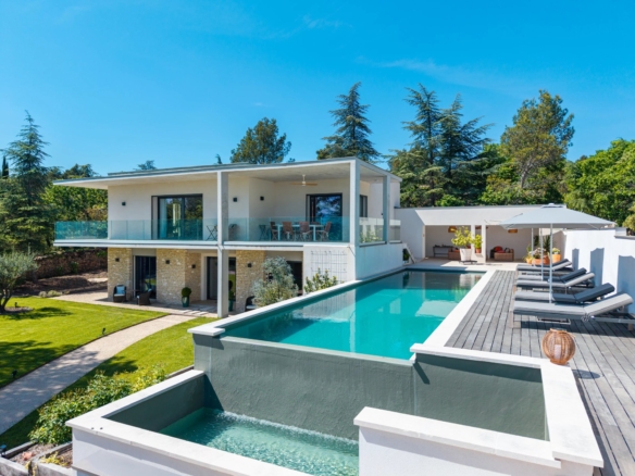 4 Bedroom Villa/House in Cabrieres D Avignon 22