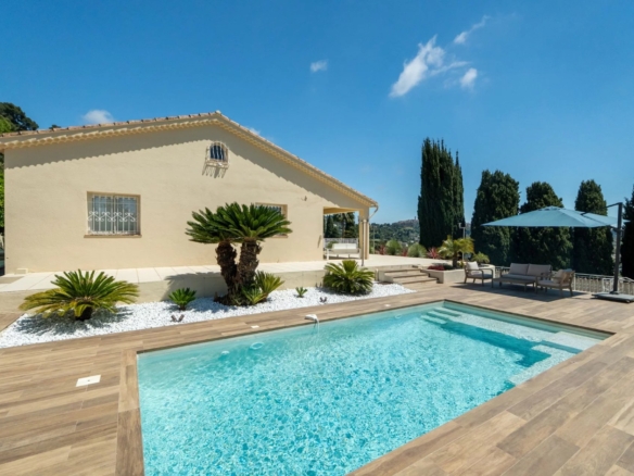 3 Bedroom Villa/House in La Colle Sur Loup 8