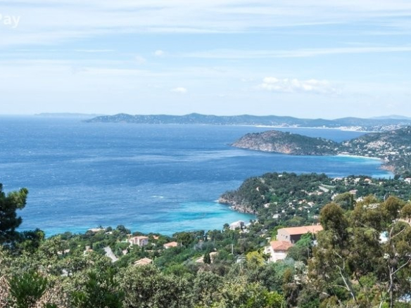 4 Bedroom Villa/House in Rayol Canadel Sur Mer 10