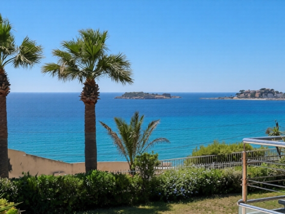 3 Bedroom Apartment in Sanary Sur Mer 6