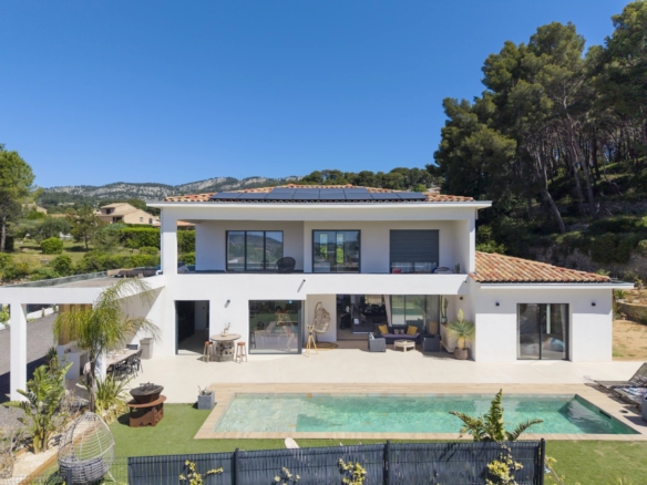 4 Bedroom Villa/House in Ollioules 2