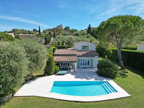 4 Bedroom Villa/House in Le Rouret 10