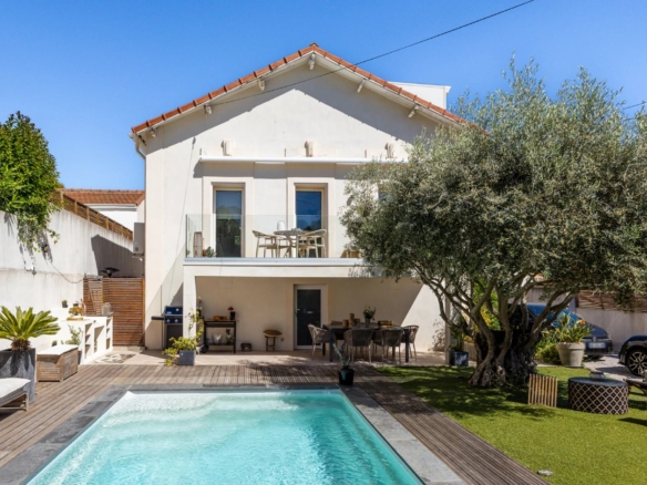 4 Bedroom Villa/House in Marseille 20