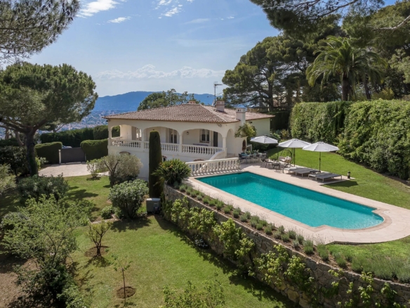 4 Bedroom Villa/House in Cannes 18