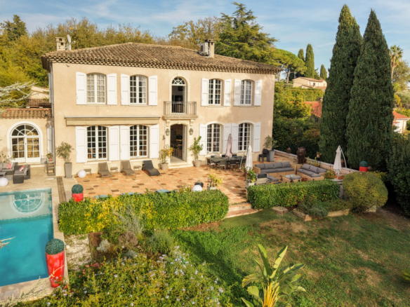 6 Bedroom Villa/House in La Colle Sur Loup 30