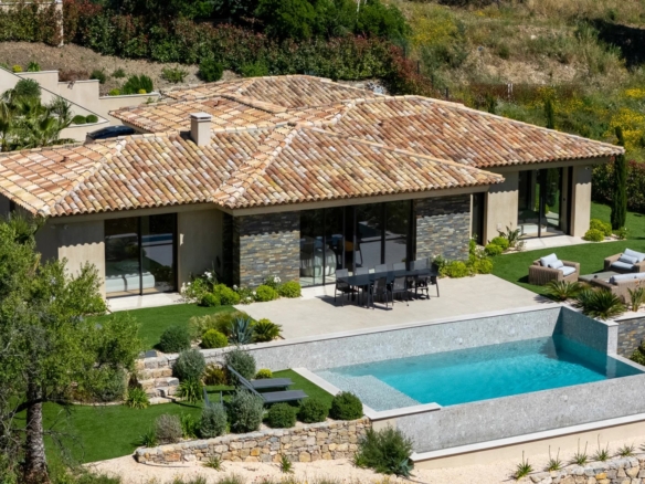 3 Bedroom Villa/House in Plan De La Tour 22
